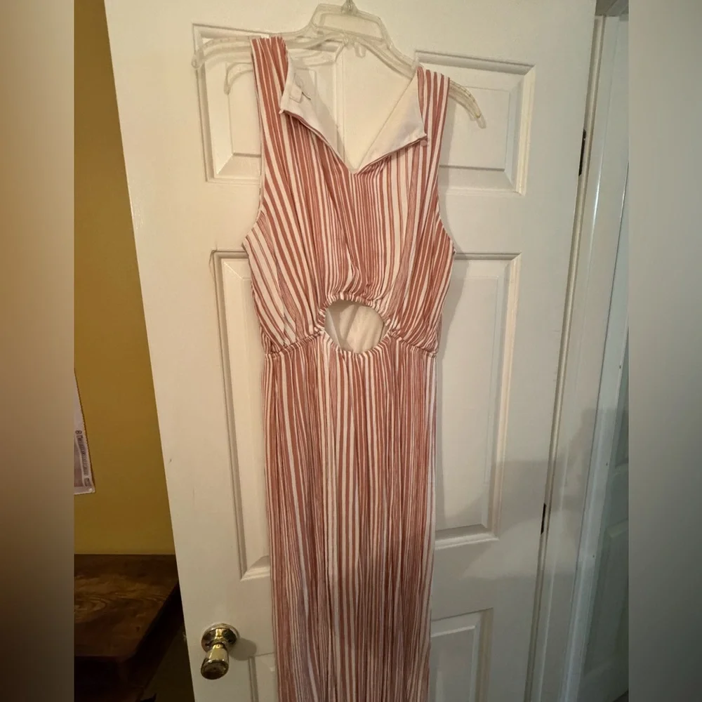 Striped Sleeveless Maxi Dress - Pink and White - Picture 3 of 3